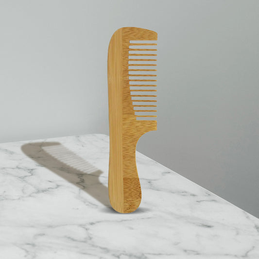 SUSTAINABLE KUMU COMB. Eco-Friendly and Vegan. Dimensions: 19cm x 5cm,Weight: 25g.