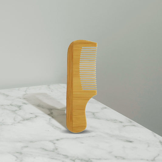 SUSTAINABLE TRAVEL COMB Eco-Friendly and Vegan. Dimensions: 12 cm x 3.9cm, Weight: 12g.